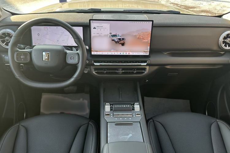 Used Tank 300 2025 2.4T Diesel Version
