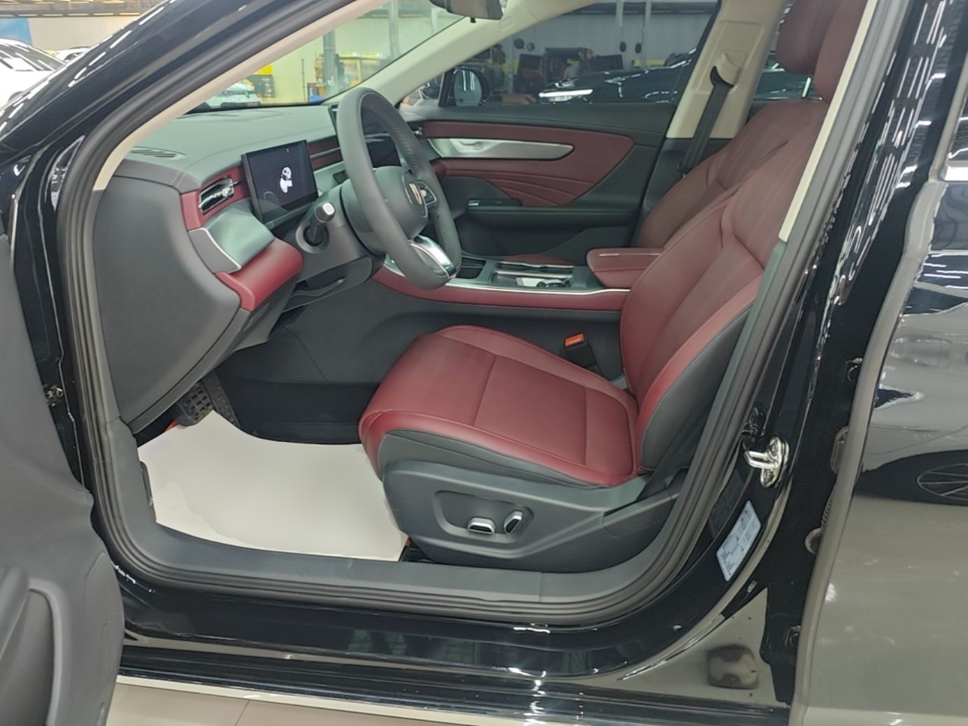Hongqi H5 2026 Model 1.5T DCT Qi Yun Pro Edition — снимка 17