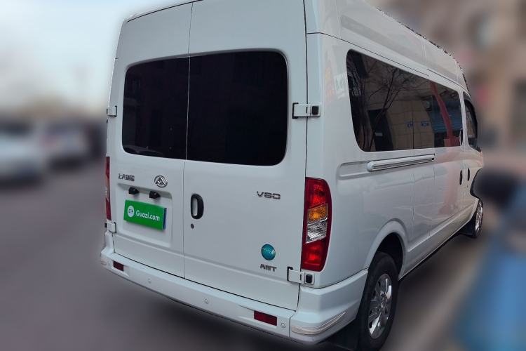 Used SAIC MAXUS Xintu V80 2023 2.0T AMT Classic Aoyuntong Power Version Long Wheelbase Mid-Roof Design 6/7/8/9-Seater
