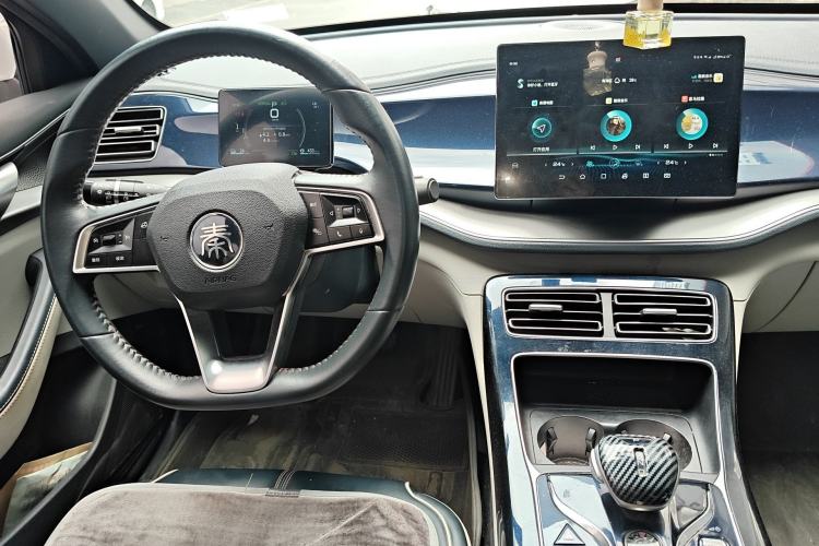 Used BYD Qin PLUS 2021 DM-i 55KM Flagship Model Center Console