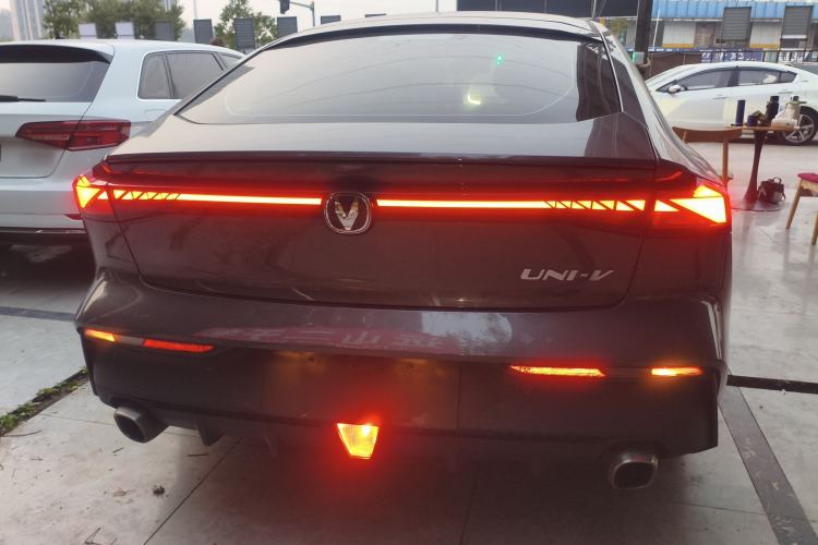 Used Changan UNI-V 2022 1.5T Prestige Version