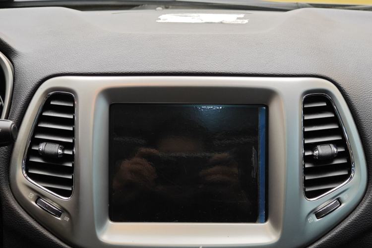 Used Jeep Compass 2017 200T Automatic Family Edition
