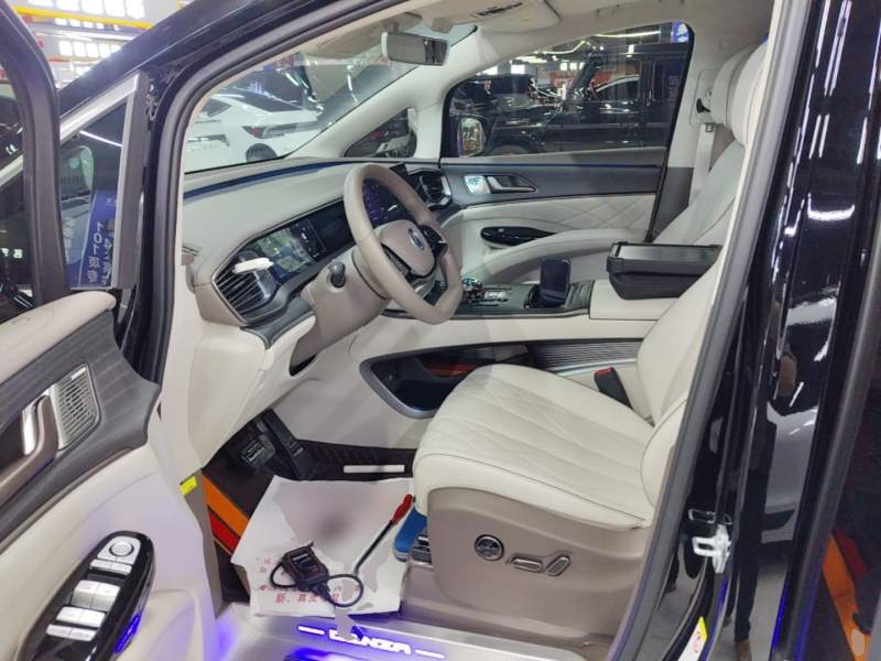 Used Denza D9 2022 DM-i 970 Four-Wheel Drive Flagship Model — 14