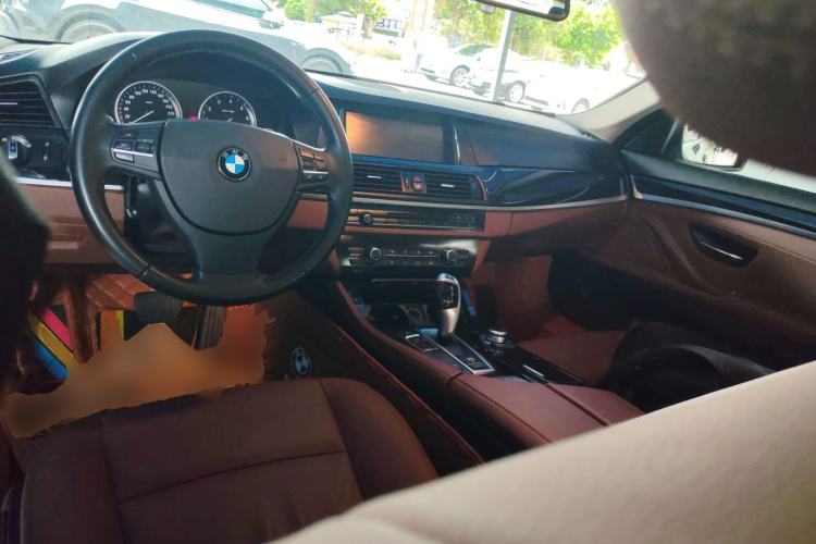Used BMW 5 Series 2014 520Li Elegant Model
