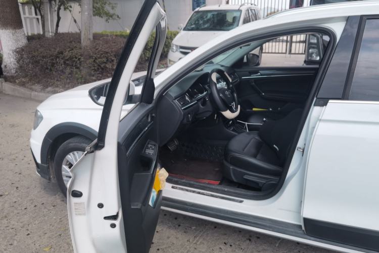 Used Volkswagen C-TREK 2018 230TSI DSG Comfort Model Interior 3