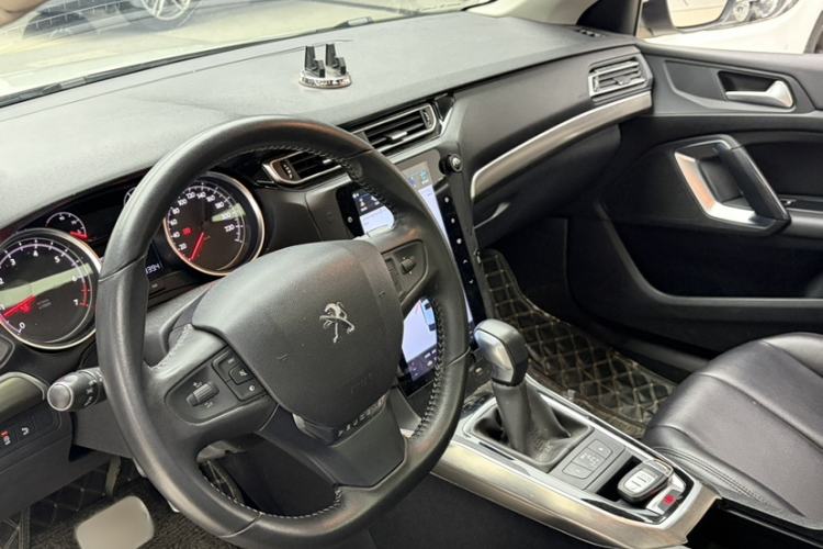Used Peugeot 408 2018 Revised 350THP Automatic Luxury Edition Interior 2