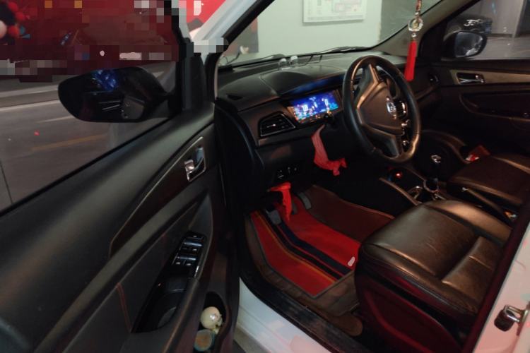 Used CHANGAN KAICHENG Oushang A600 2017 1.5L Manual Luxury Model Driver Seat