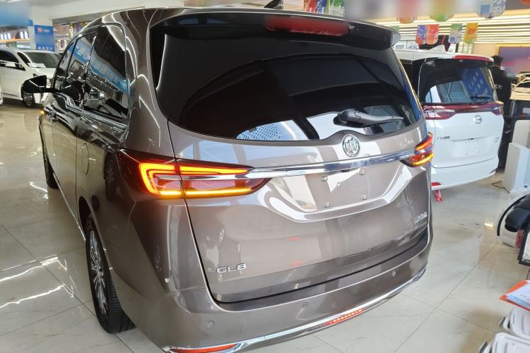 Used Buick GL8 2023 Facelifted Land Cruiser Executive Luxury Version