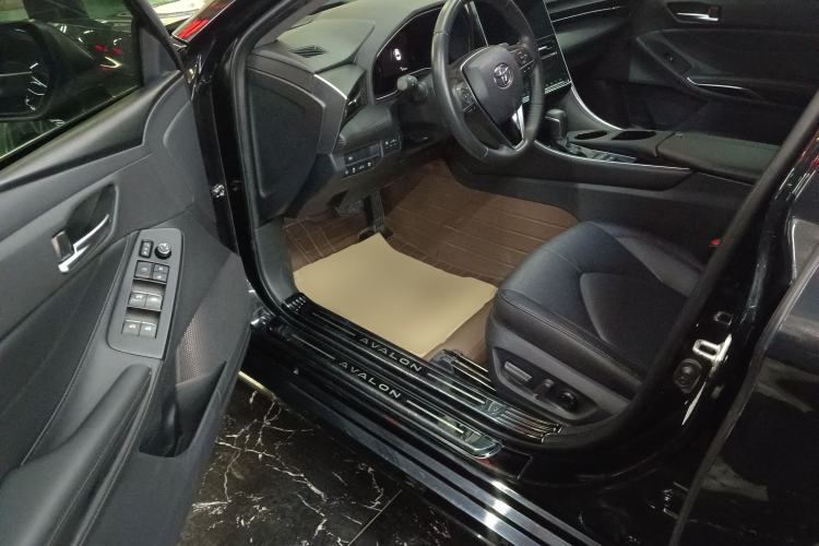 Used Toyota Avalon 2023 Dual-Engine 2.5L Luxury Edition
