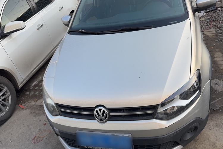 Used Volkswagen Polo 2012 1.6L Cross Polo MT
