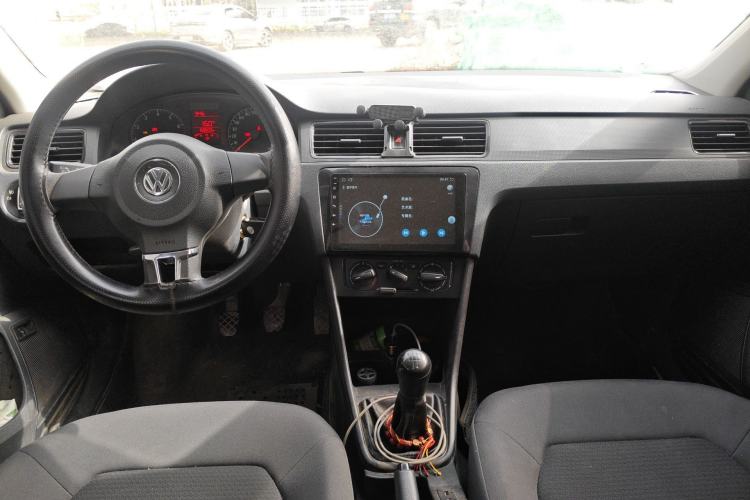 Used Volkswagen Santana 2015 1.6L Manual Fashion Edition
