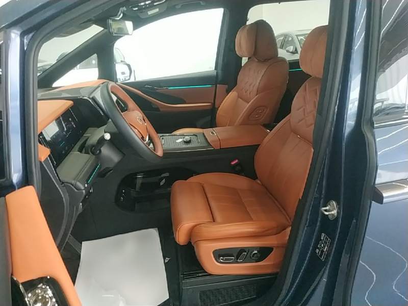 Used GAC Trumpchi Xiangwang M8 2025 Kunkun Series Ultra First-Class Cabin — 14
