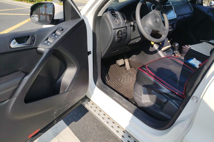 Used Volkswagen Tiguan 2017 300TSI Automatic Two-Wheel Drive Silk Road Luxury Edition Driver Seat