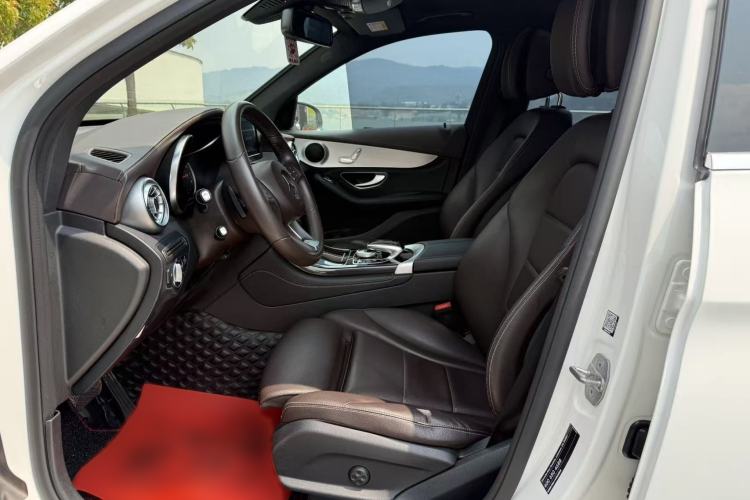 Used Mercedes-Benz GLC 2019 GLC 200 L 4MATIC Interior 5