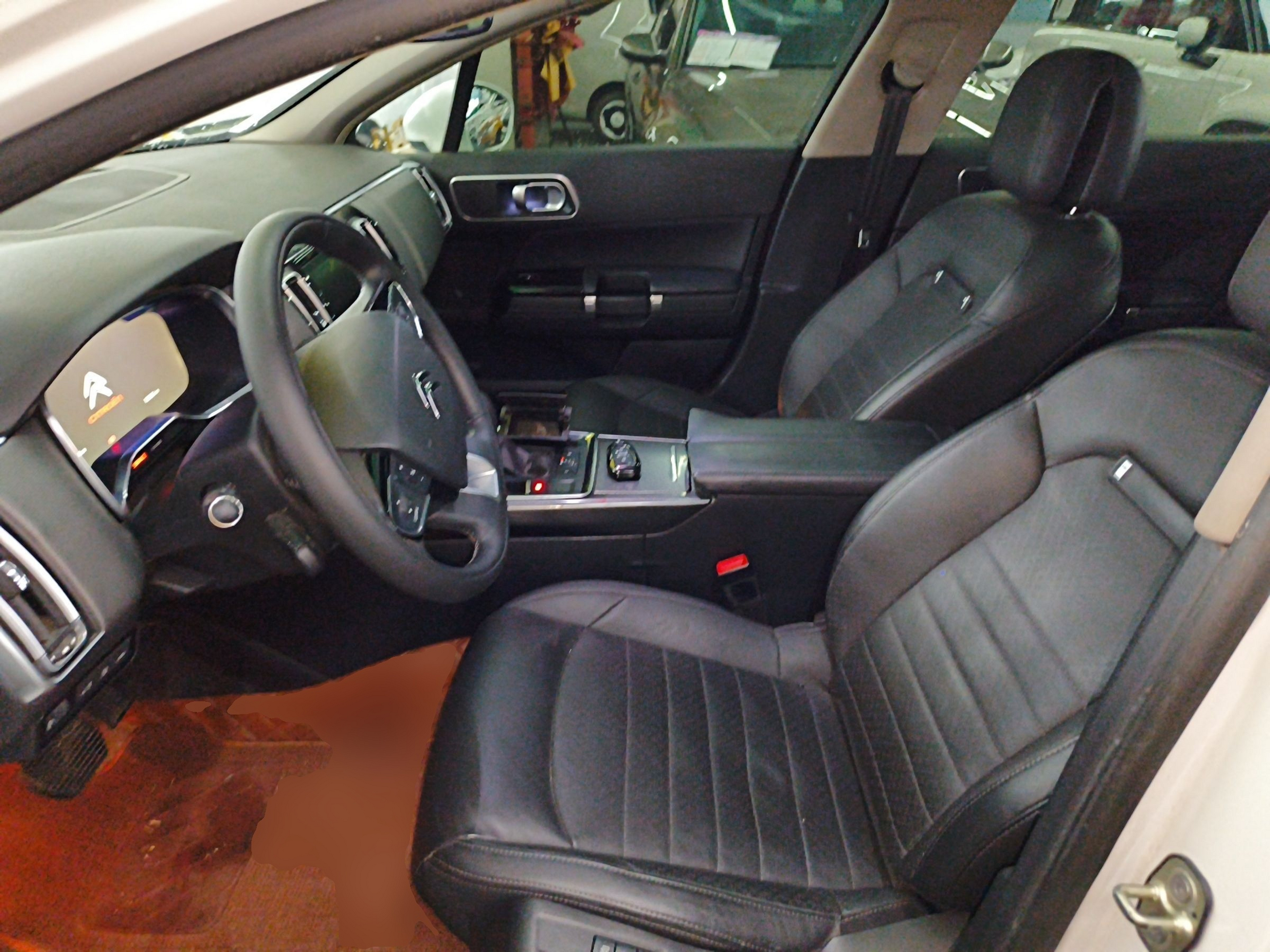 Переднее сиденье в автомобиле