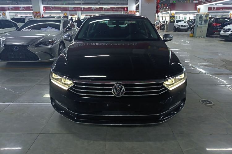 Used Volkswagen Magotan 2018 Facelift 330TSI DSG Luxury Model
