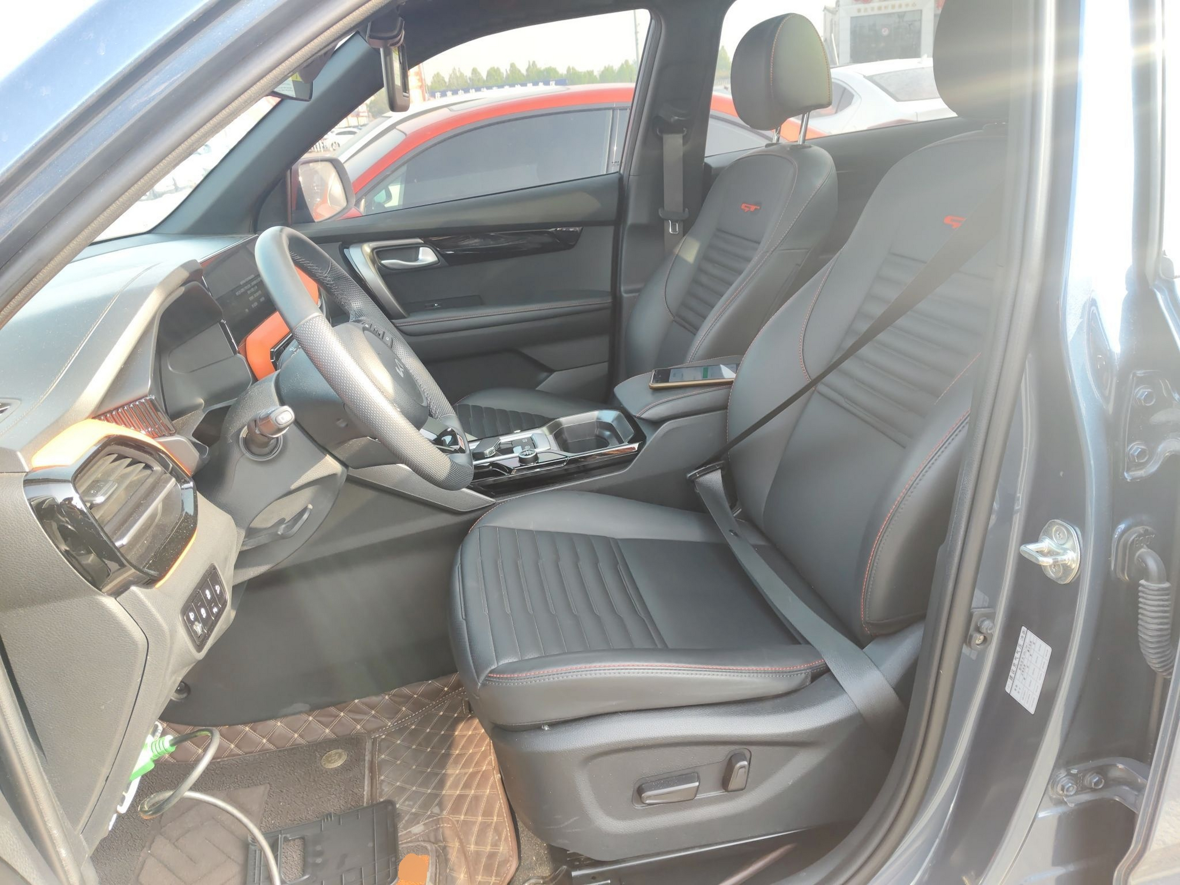 Переднее сиденье в автомобиле