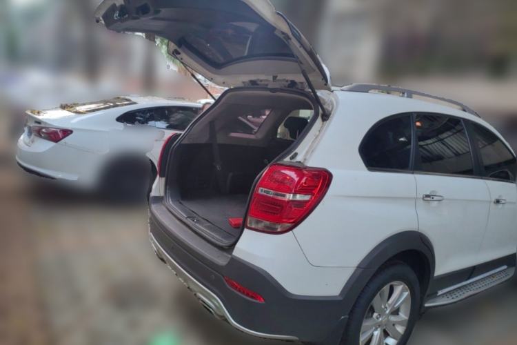 Used Chevrolet Captiva 2017 2.4L 4x4 Flagship Edition 7-Seater Trunk