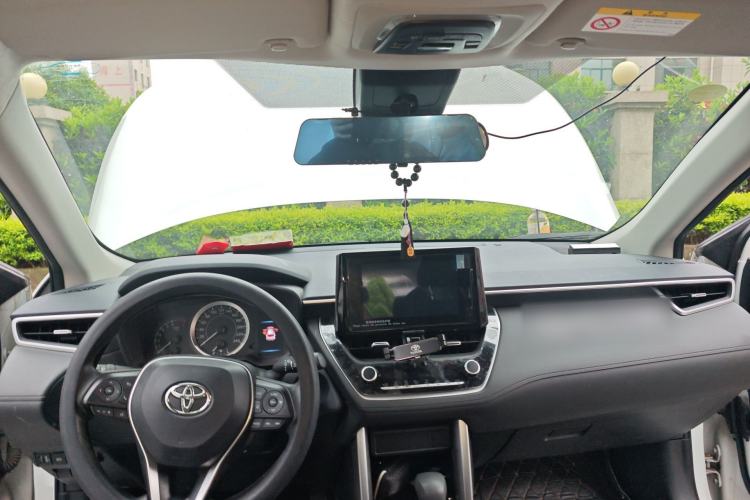 Used Toyota FRONTLANDER 2022 2.0L CVT Leading Edition Center Console