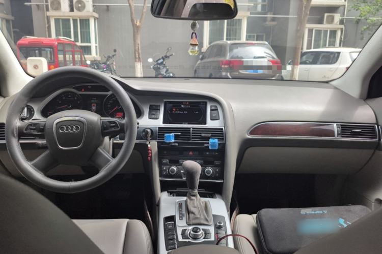 Used Audi A6L 2011 2.0 TFSI Automatic Standard Edition Center Console