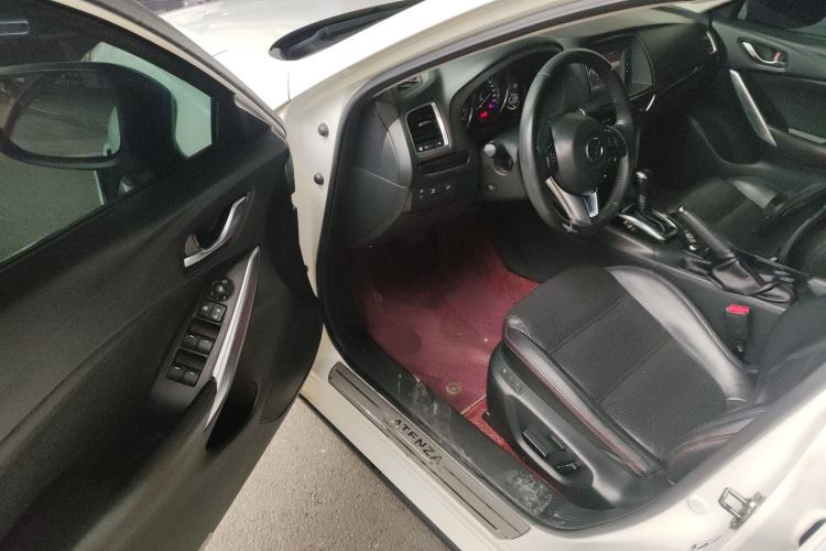 Used Mazda Atenza 2015 2.0L Blue Sky Luxury Edition Driver Seat