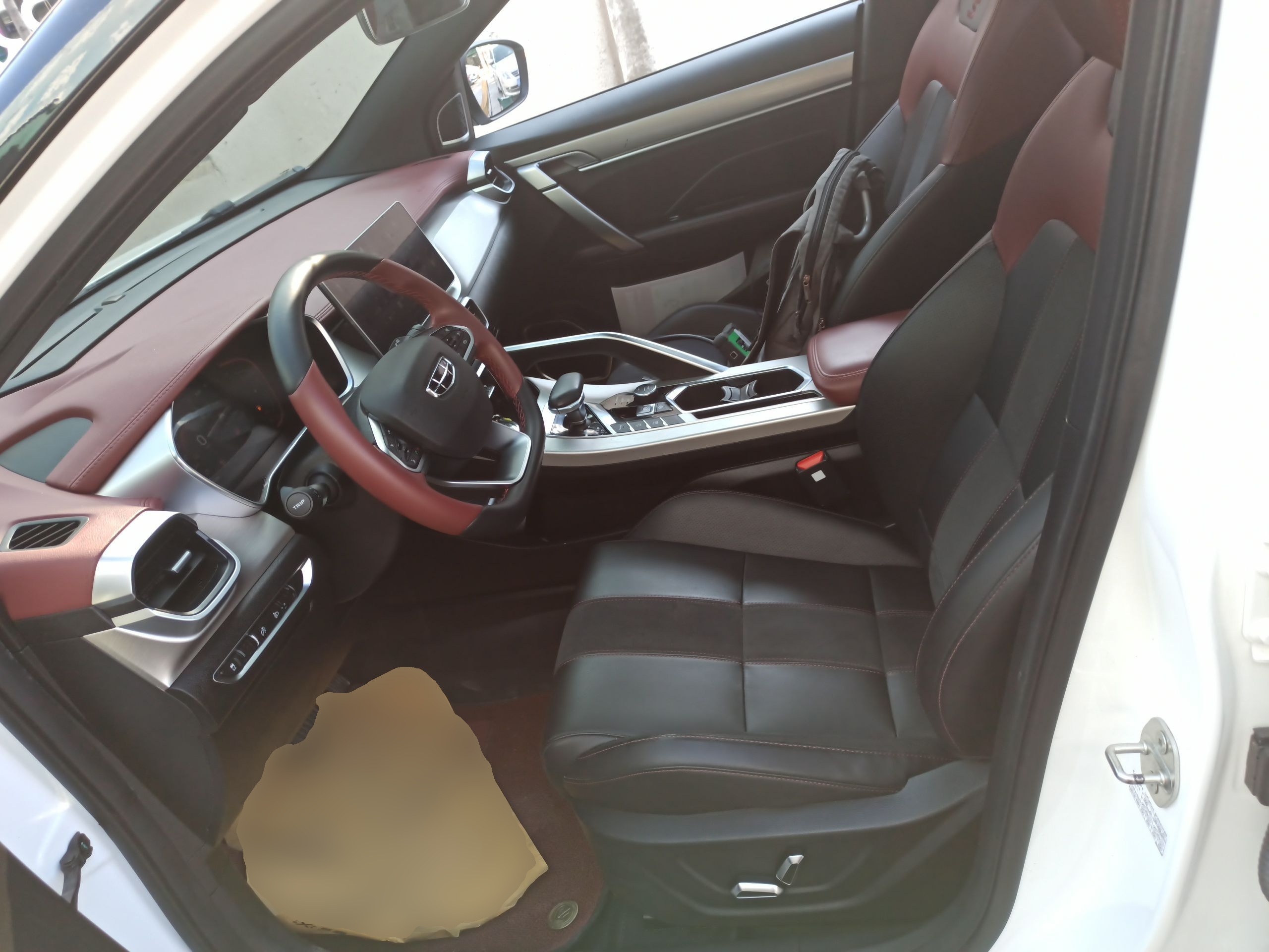 Переднее сиденье в автомобиле