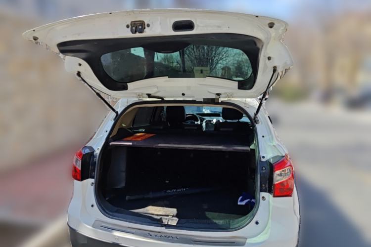 Used Suzuki S-Cross 2014 1.6L CVT Two-Wheel Drive Elite Version
