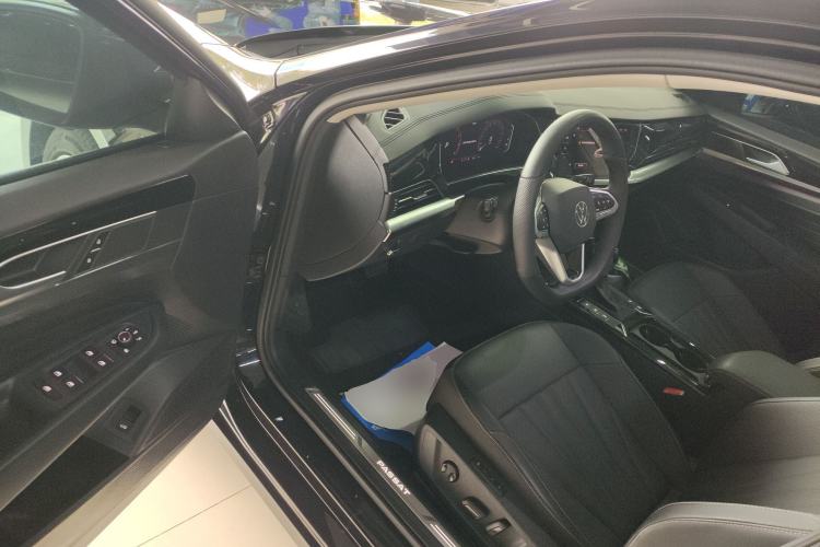 Used Volkswagen Passat 2025 Outstanding Model 380TSI Starry Dragon Glorious Edition
