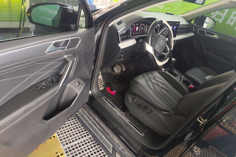 Used Volkswagen Tiguan L 2022 330TSI Automatic Two-Wheel Drive R-Line Enhanced Edition
