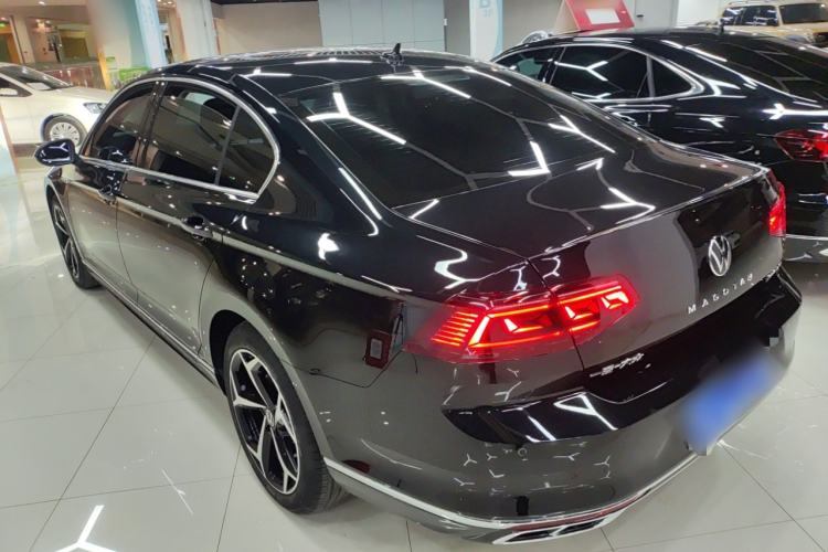 Used Volkswagen Magotan 2023 2 Million Units Limited Edition 330TSI DSG Leading Version
