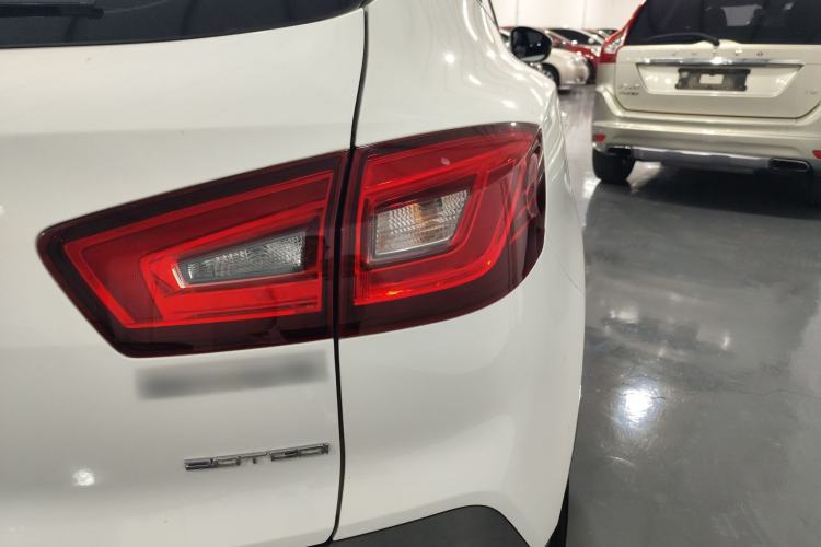 Used BORGWARD BX5 2017 20TGDI Automatic Two-Wheel Drive Pioneer Edition Right Rear Taillight