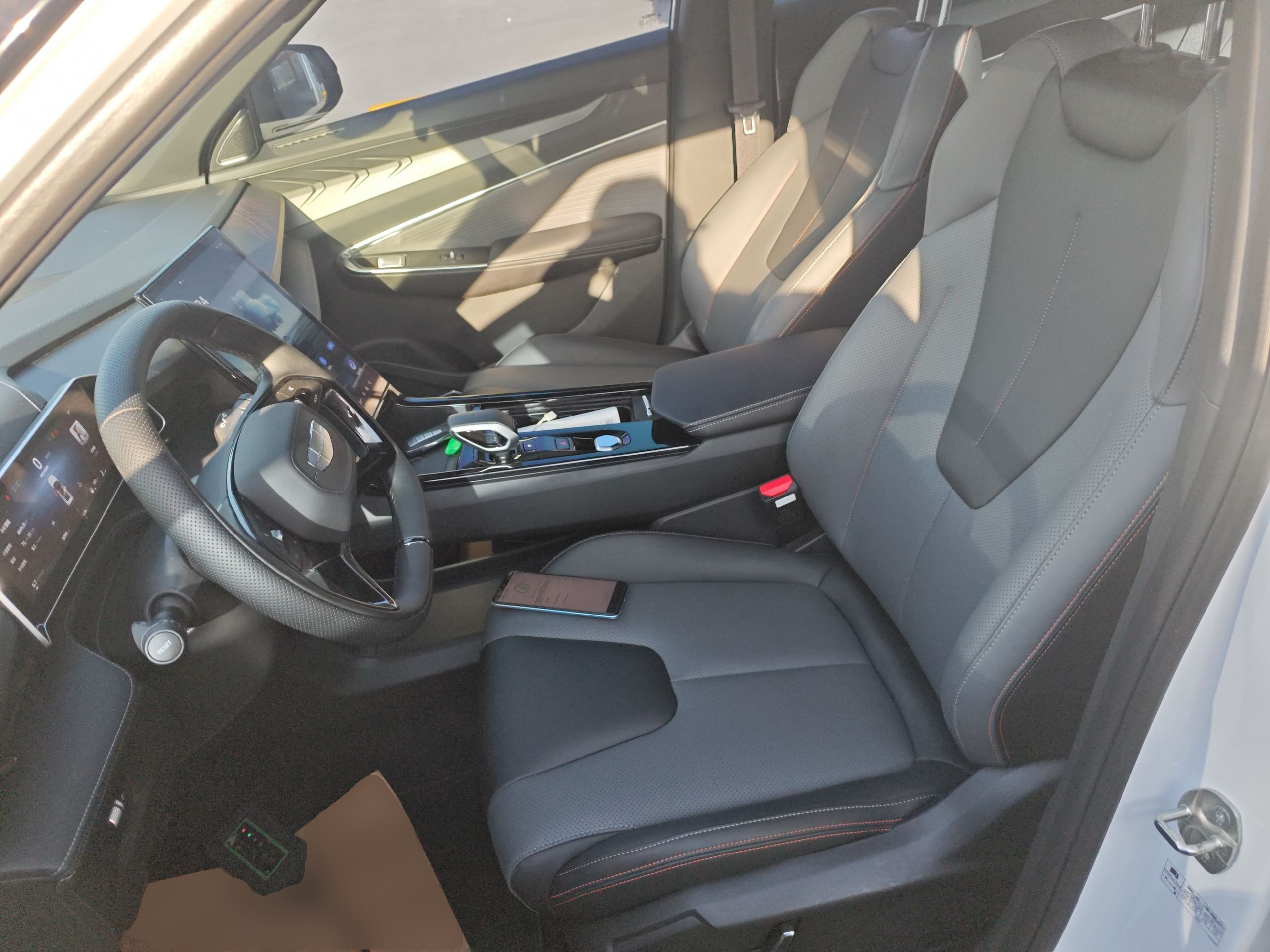 Переднее сиденье в автомобиле