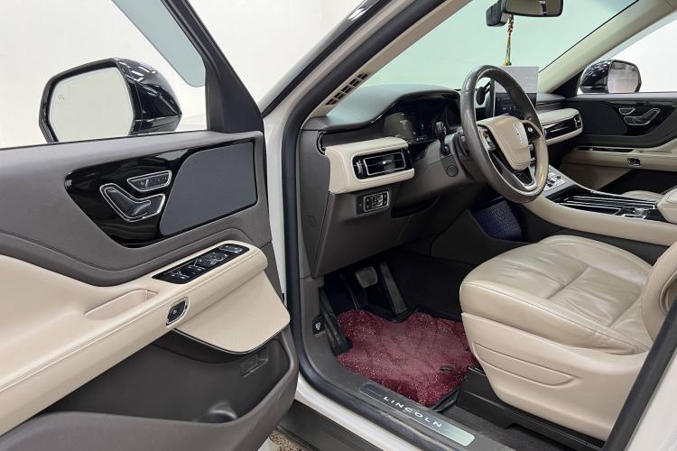 Used Lincoln Aviator 2020 3.0T V6 Four-Wheel Drive Premium Edition Interior 3