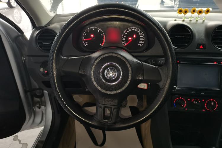 Used Volkswagen Jetta 2015 1.6L Manual Fashion Edition