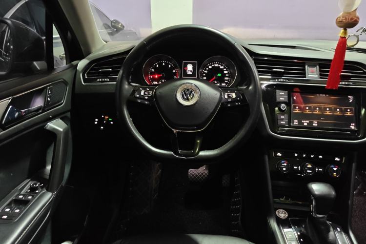 Used Volkswagen Tiguan L 2019 330TSI Automatic Two-Wheel Drive Panoramic Comfort Edition China V Standard