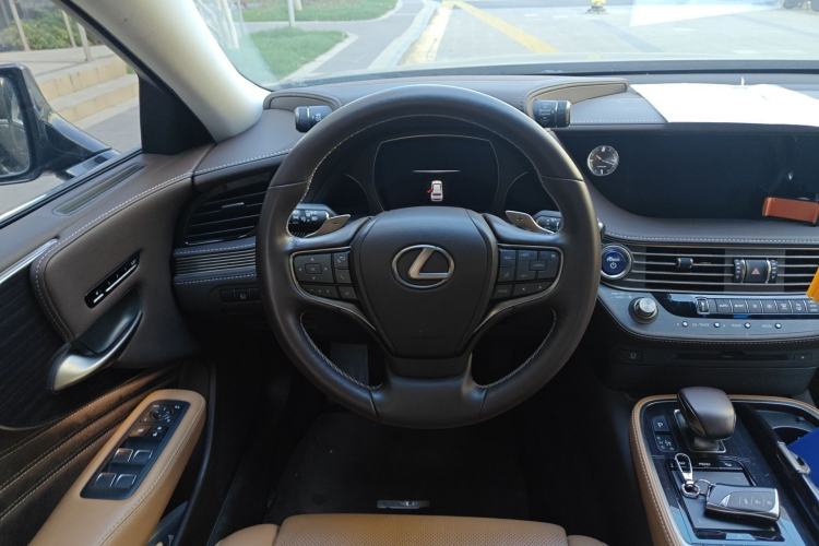 Used Lexus LS 2020 500h Excellence Edition China VI standard Steering Wheel