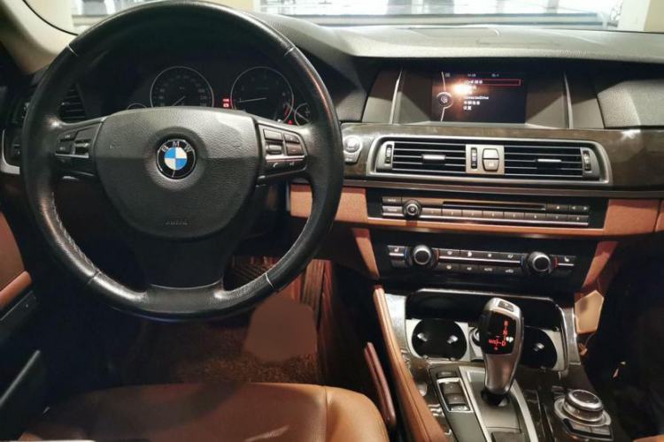 Used BMW 5 Series 2014 525Li Leading Model