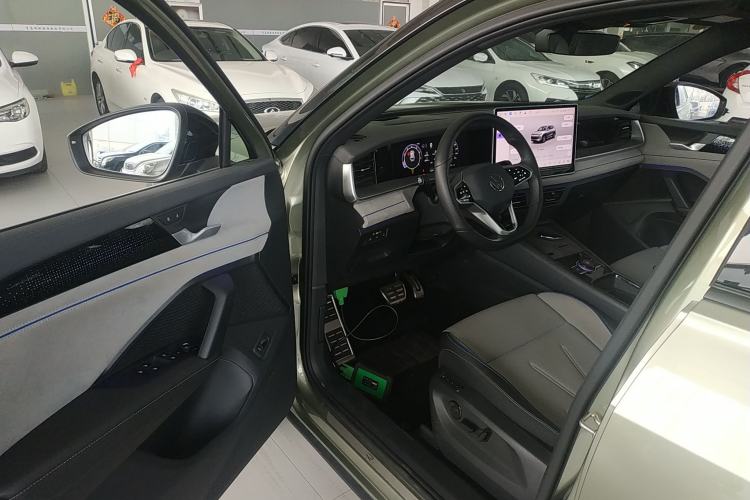 Used Volkswagen Tayron 2025 Tiguan L 380TSI 4Motion Luxury Easy Package Driver Seat