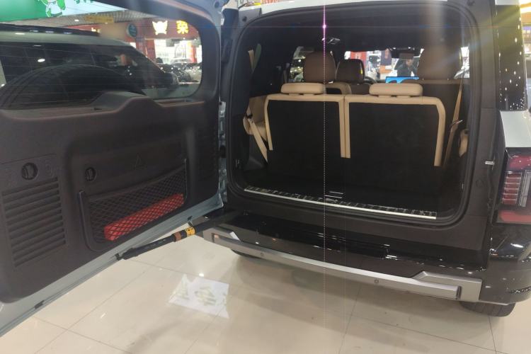 Used Formula Leopard Leopard 8 2025 Smart & Brave Flagship Edition 6 Seats