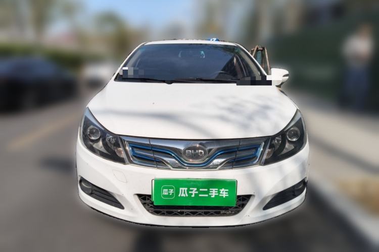 Used BYD e5 2016 300 Luxury Edition Front