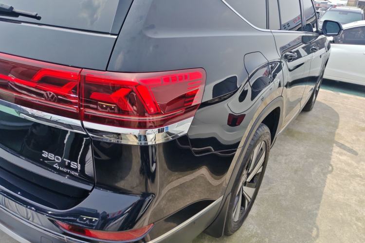 Used Volkswagen Teramont 2024 380TSI Four-Wheel Drive Prestige Luxury Edition Right Rear Taillight