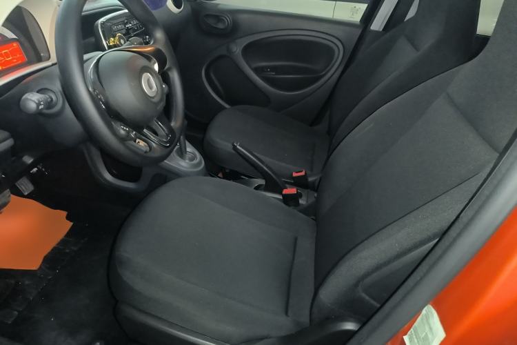 Used smart forfour 2016 1.0L 52 kW Dynamic Edition
