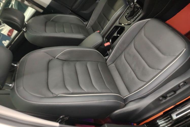 Used Volkswagen Tiguan L 2021 330TSI Automatic Two-Wheel Drive R-Line Flagship Edition
