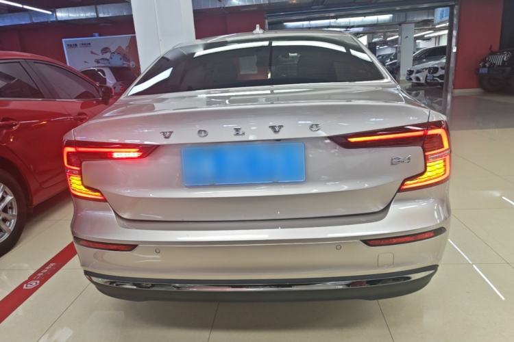 Used Volvo S60 2024 B4 Zhiyi Luxury Edition