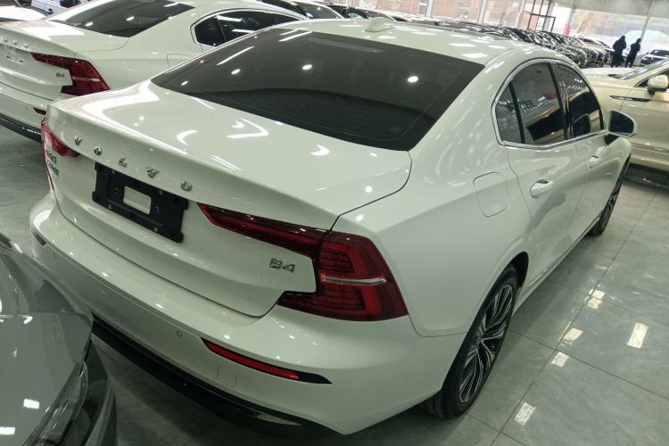 Used Volvo S60 2024 B4 Zhiyuan Luxury Edition