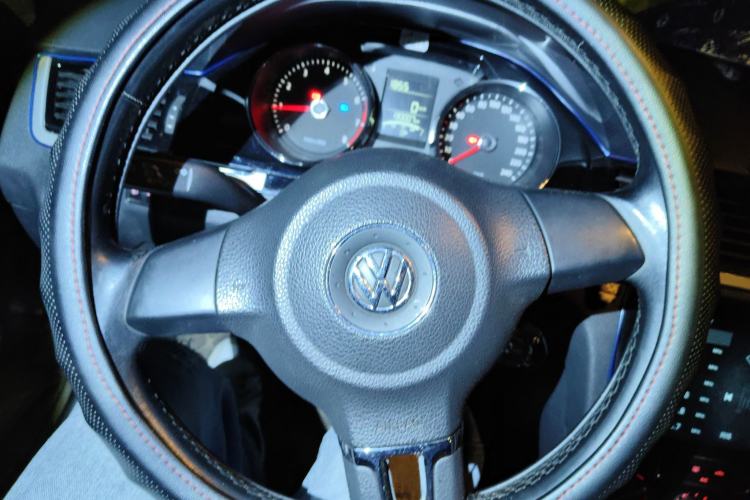Used Volkswagen Bora 2014 1.6L Manual Comfort Model Steering Wheel