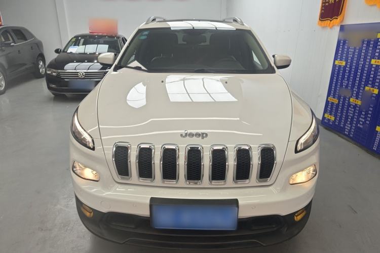 Used Jeep Cherokee 2016 2.4L Leading Edition
