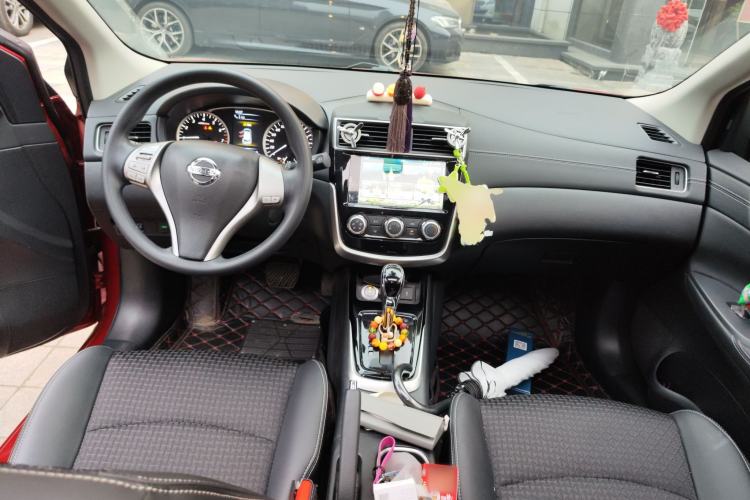 Used Nissan Tiida 2019 1.6L CVT Smart Drive Version China VI Standard Center Console