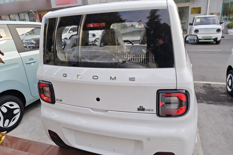 Used Geely Galaxy Panda 2024 Panda Mini 200km Endurance Bear
