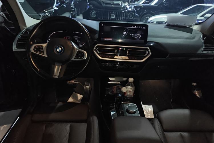 Used BMW iX3 2022 Leading Model Center Console